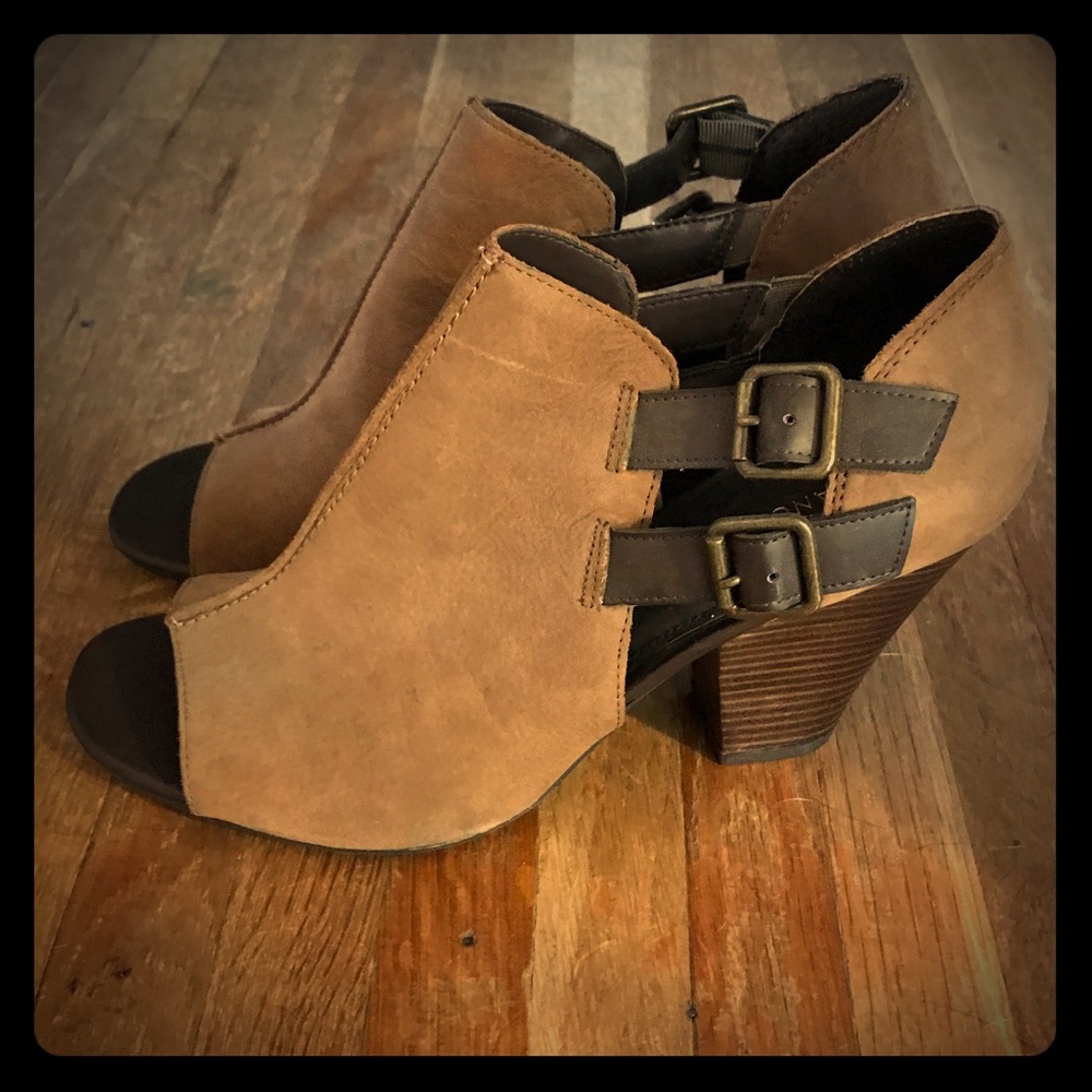 Franco Sarto Peep Toe Heels.